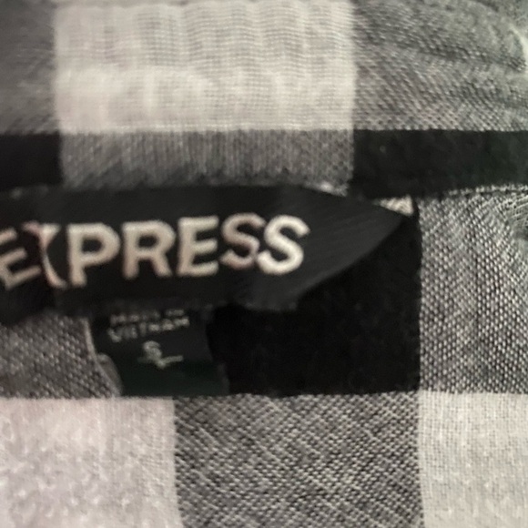 Women’s Express Tunic Style Plaid Button Down Top Size Small - Picture 6 of 6